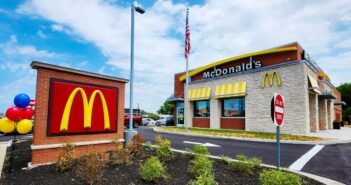 McDonald's Restaurants sind auf der ganzen Welt zu finden (Foto: AdobeStock-866808606 Refrina)