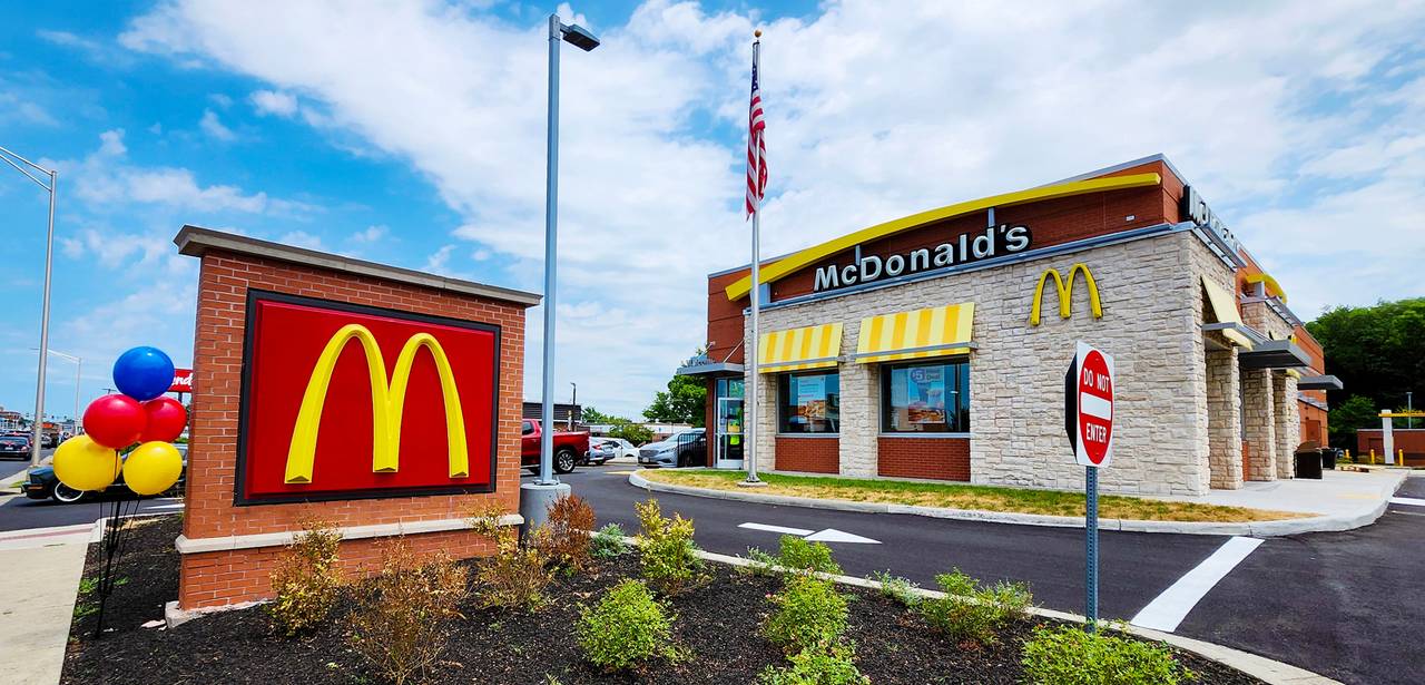 McDonald's Restaurants sind auf der ganzen Welt zu finden (Foto: AdobeStock-866808606 Refrina)