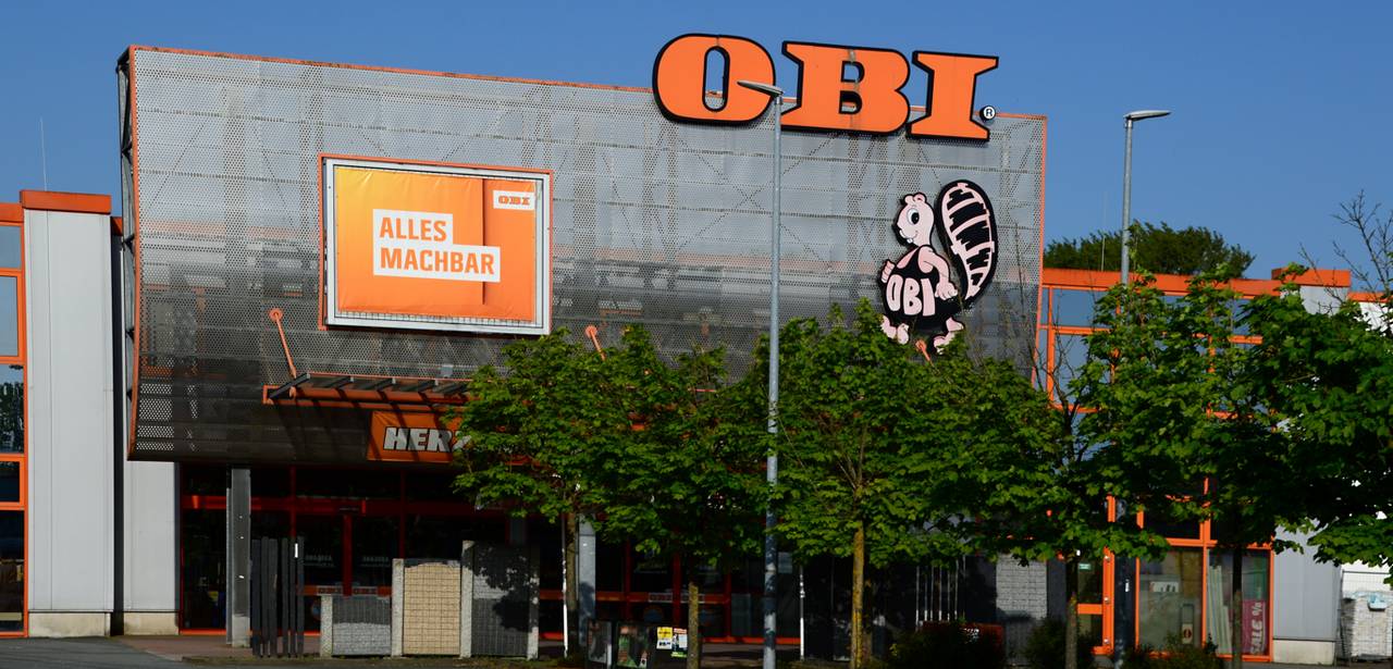 Die umfangreiche Produktpalette von Obi ist sowohl im stationären Handel als auch online verfügbar (Foto: AdobeStock 959633764 Ulf)