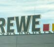 Die Rewe Group zählt zu den größten Handelsunternehmen Europas mit Fokus auf Nachhaltigkeit (Foto: AdobeStock 592782226-Annabell Gsödl)