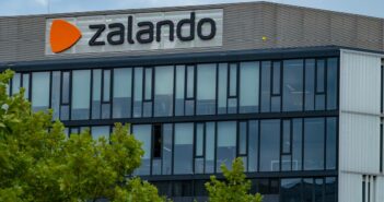 Zalando revolutioniert den Online-Modehandel in Europa. (Foto: AdobeStock 945640349- kittyfly)