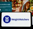 Gesund und aktiv mit Weight Watchers: Informationen, Ratschläge und die Punktetabelle für Kinder und Jugendliche (Foto: AdobeStock 584194460 Timon)